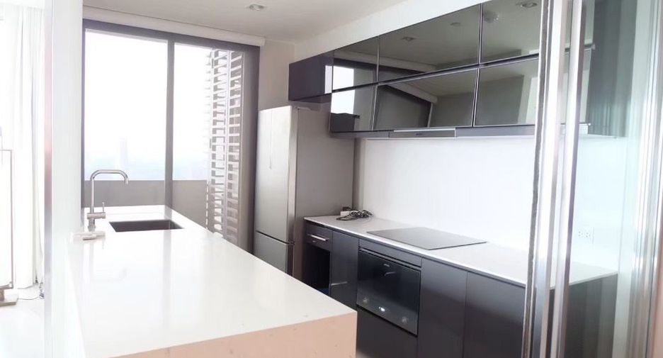 For rent 2 bedrooms condo in Bang Rak, Bangkok