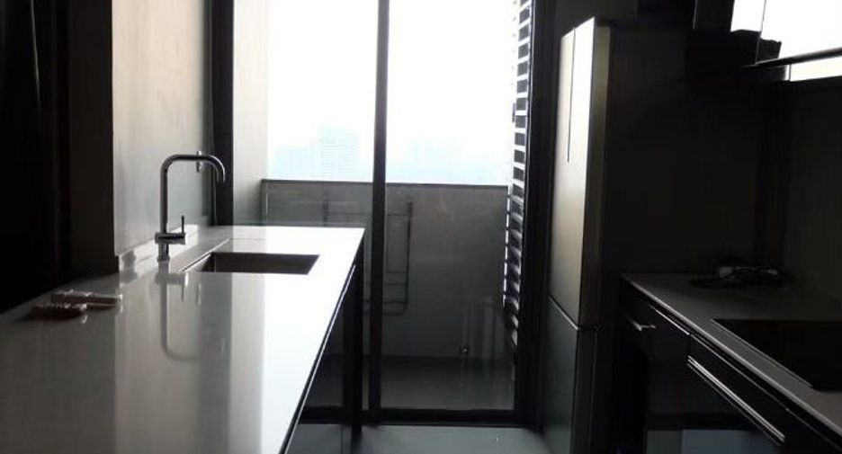 For rent 2 bedrooms condo in Bang Rak, Bangkok