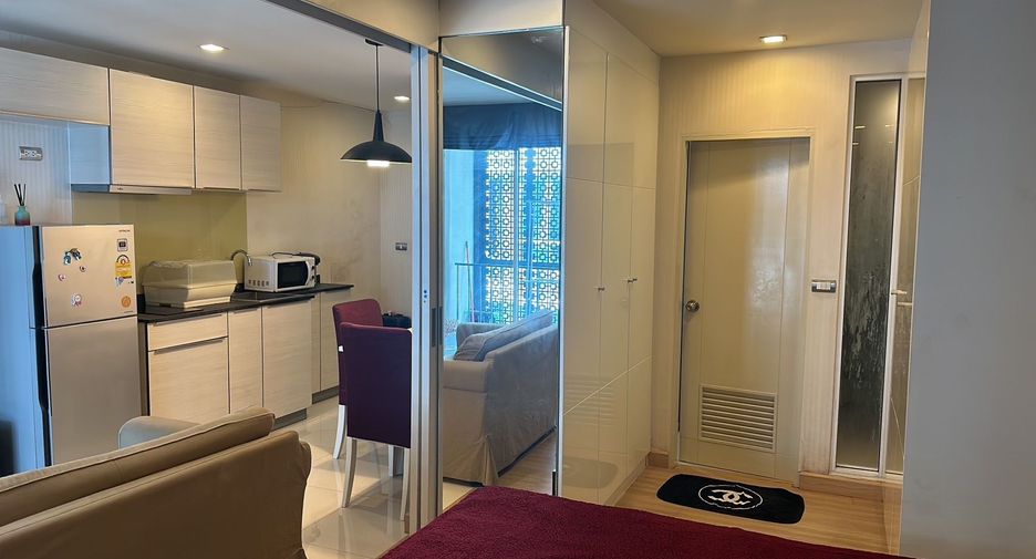 For sale 1 bed condo in Khlong Toei, Bangkok