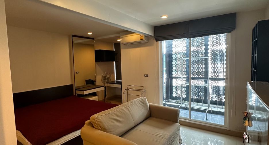 For sale 1 bed condo in Khlong Toei, Bangkok