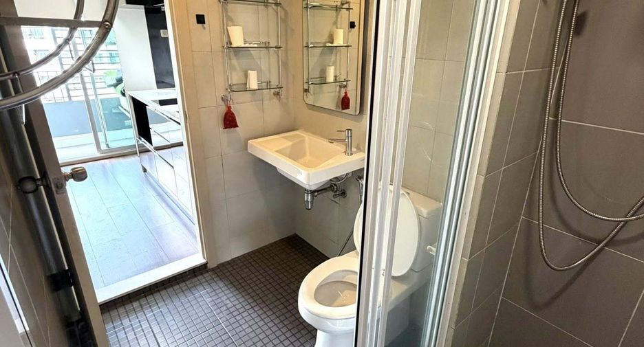 À vendre 1 chambre condo à Bang Na, Bangkok