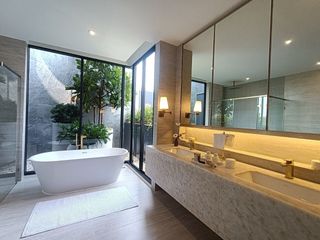 For sale 4 bedrooms house in Bang Kapi, Bangkok