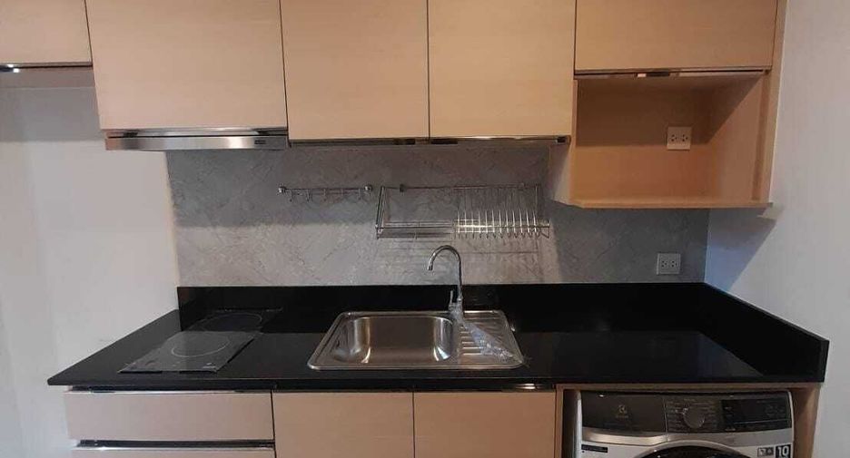 For rent 1 bed condo in Yan Nawa, Bangkok