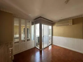 For sale 4 bedrooms condo in Lat Phrao, Bangkok