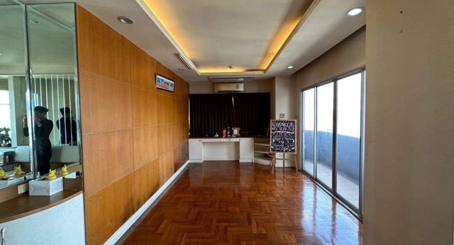 Wohnung zum Kauf mit 4 Zimmer in Lat Phrao, Bangkok