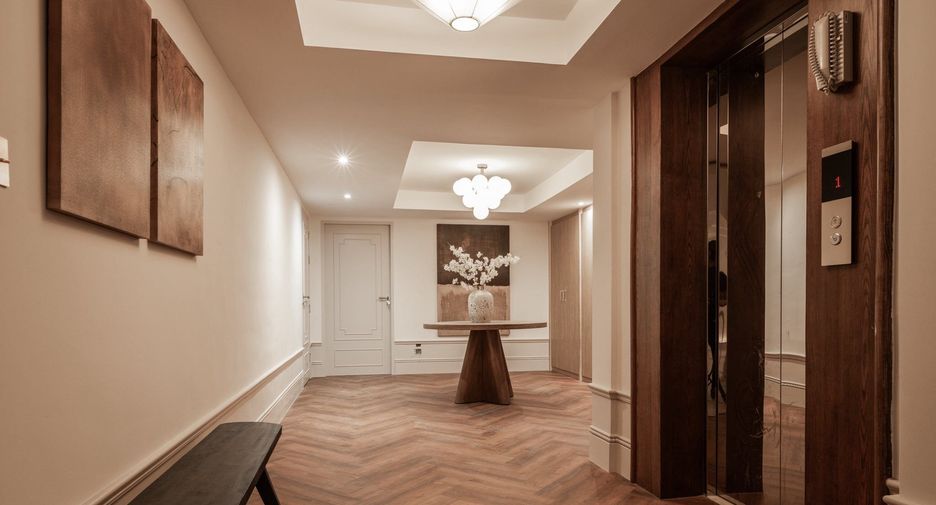 For sale 5 bedrooms office in Phra Khanong, Bangkok