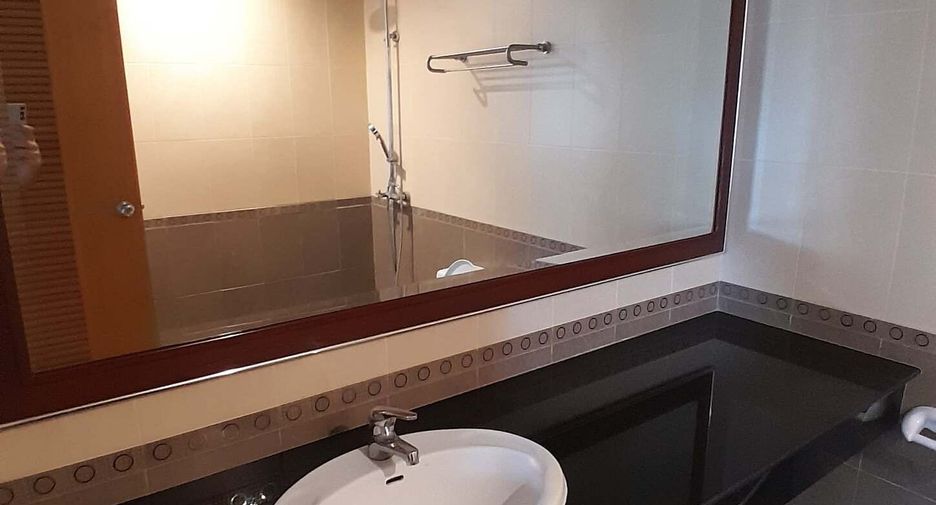 For rent 2 bedrooms condo in Sathon, Bangkok