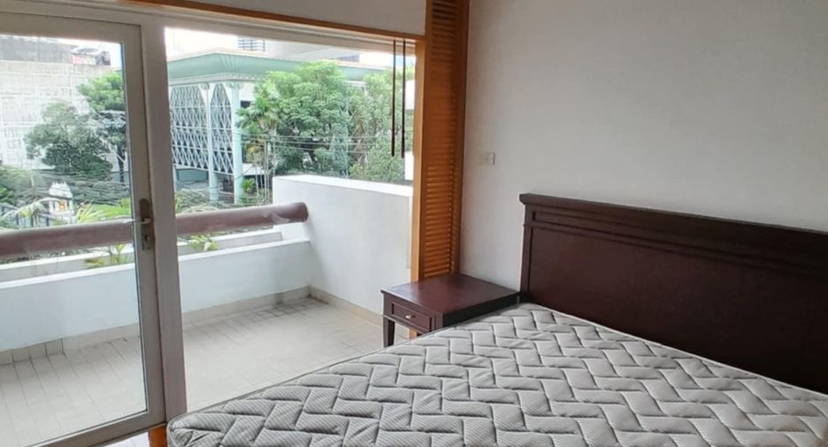 For rent 2 bedrooms condo in Sathon, Bangkok