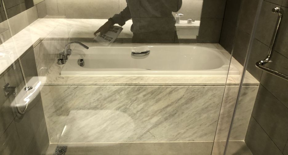 For rent 3 ベッドルーム apartment in Khlong Toei, Bangkok