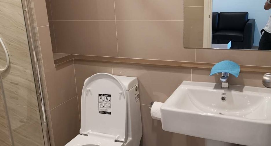 For rent 1 bed condo in Watthana, Bangkok