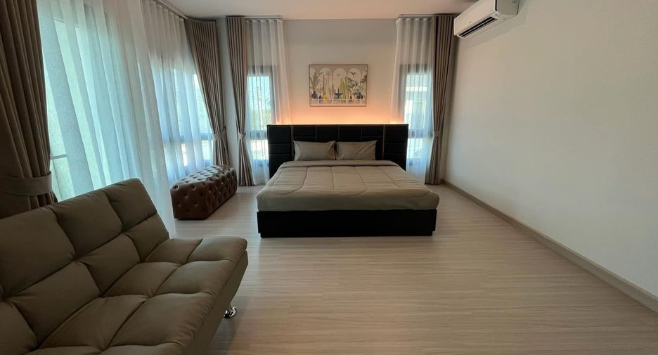 For rent 4 bedrooms house in Mueang Phuket, Phuket