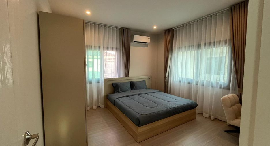 For rent 4 bedrooms house in Mueang Phuket, Phuket