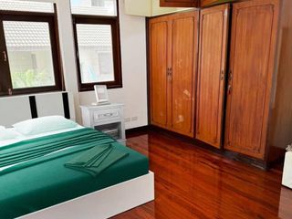 Casa en alquiler de 6 habitaciones en Chatuchak, Bangkok