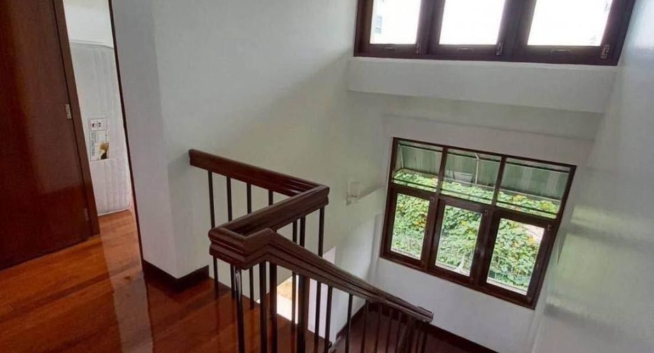 Casa en alquiler de 6 habitaciones en Chatuchak, Bangkok