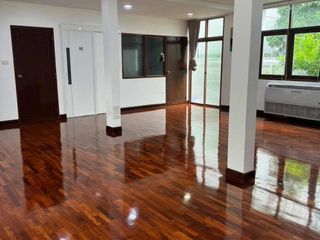 Casa en alquiler de 6 habitaciones en Chatuchak, Bangkok