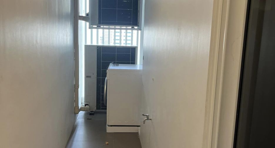 For rent 2 bedrooms condo in Sathon, Bangkok