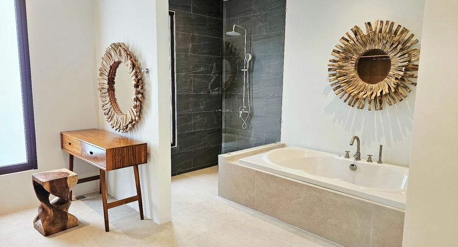 For sale 5 bedrooms villa in Thalang, Phuket