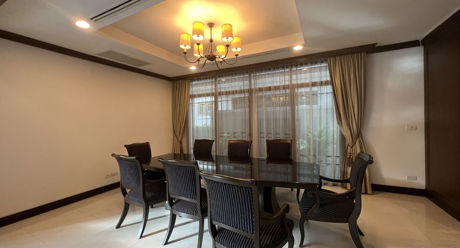 Casa en alquiler de 4 habitaciones en Yan Nawa, Bangkok