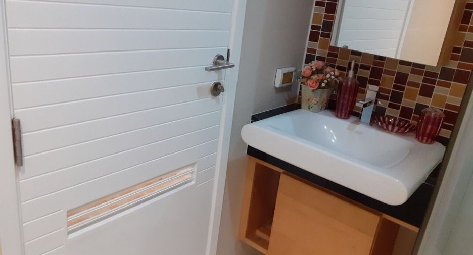 For rent 2 bedrooms apartment in Sathon, Bangkok