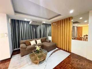For rent 3 bedrooms condo in Huai Khwang, Bangkok