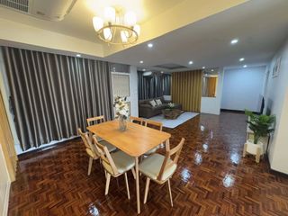 For rent 3 bedrooms condo in Huai Khwang, Bangkok