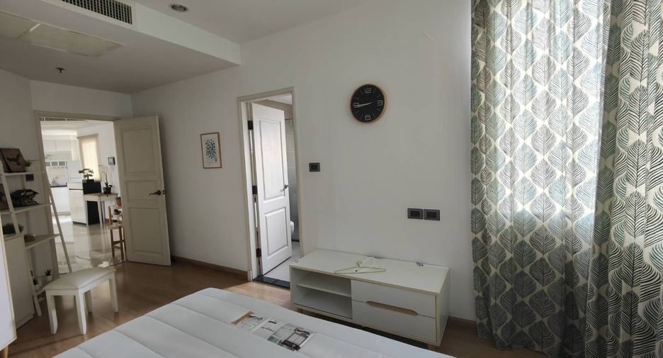 Condo en alquiler de 2 habitaciones en Huai Khwang, Bangkok
