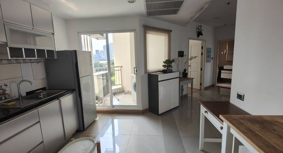 Condo en alquiler de 2 habitaciones en Huai Khwang, Bangkok