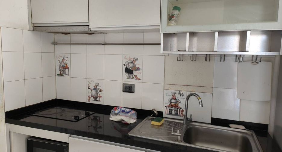 Condo en alquiler de 2 habitaciones en Huai Khwang, Bangkok