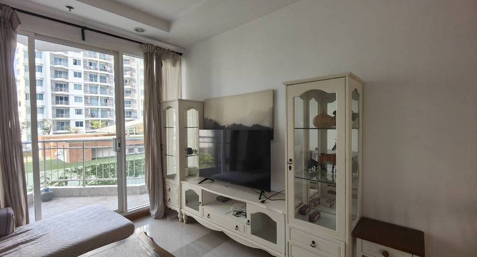 Condo en alquiler de 2 habitaciones en Huai Khwang, Bangkok