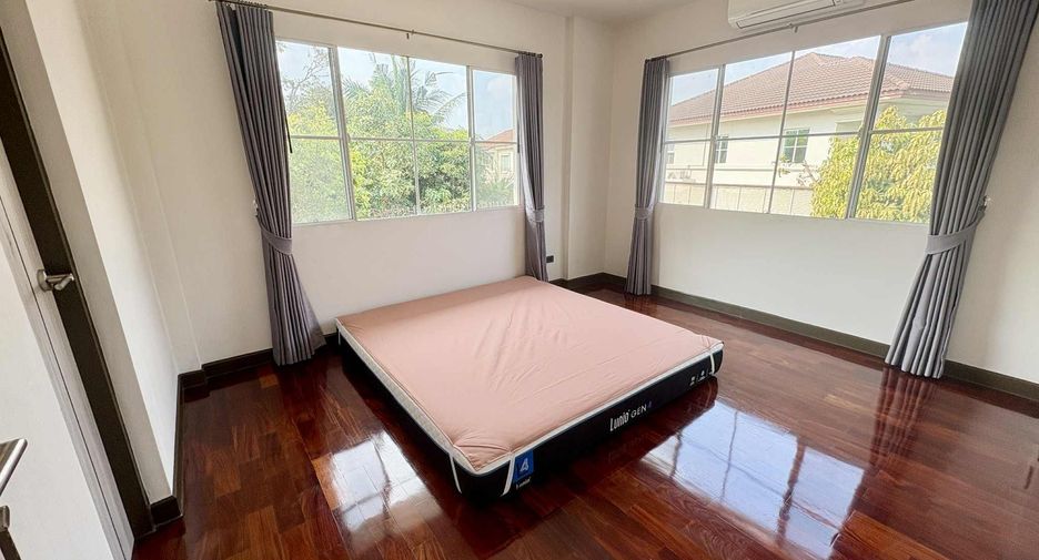Haus zur Miete mit 3 Zimmer in Phasi Charoen, Bangkok