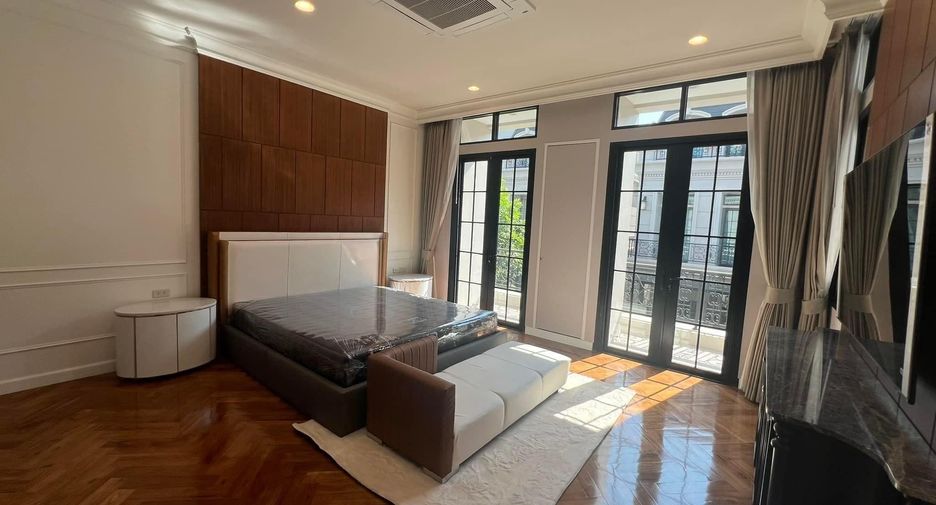 À vendre 5 chambres maison à Yan Nawa, Bangkok