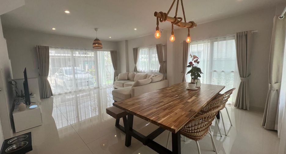 Haus zur Miete mit 3 Zimmer in Mueang Phuket, Phuket