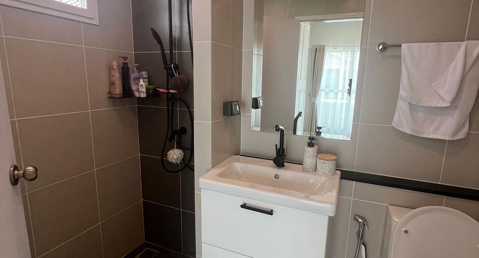 Haus zur Miete mit 3 Zimmer in Mueang Phuket, Phuket