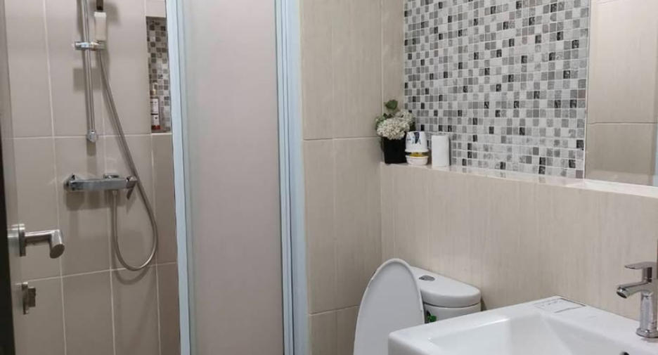 Wohnung zur Miete mit 2 Zimmer in Huai Khwang, Bangkok