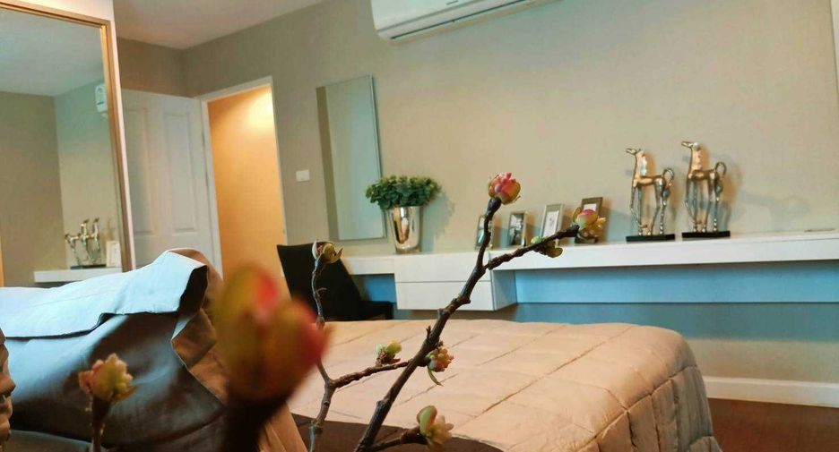 For rent 5 bedrooms condo in Huai Khwang, Bangkok