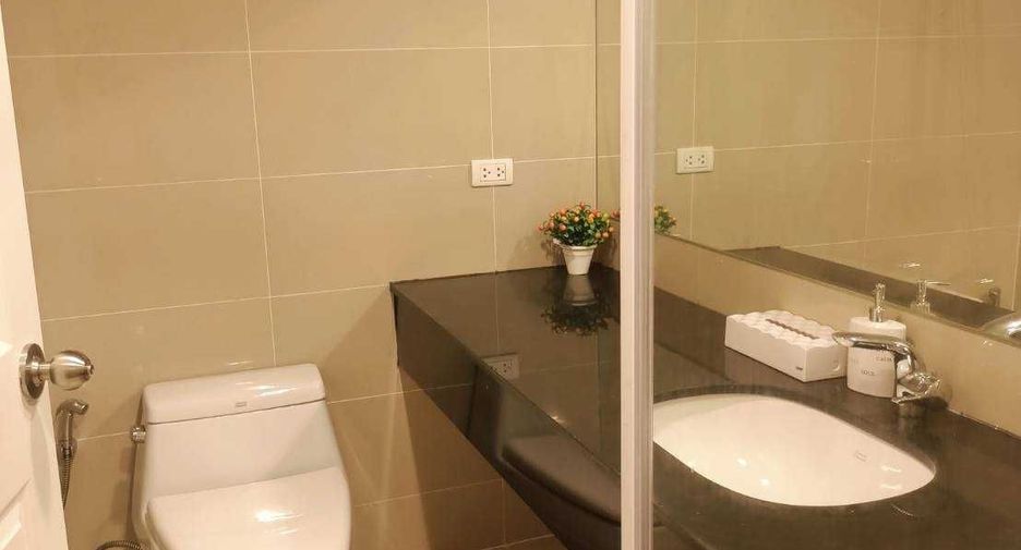 For rent 5 bedrooms condo in Huai Khwang, Bangkok