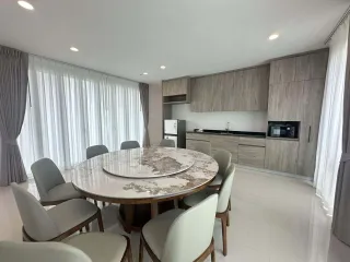 Casa en alquiler de 4 habitaciones en Bang Kapi, Bangkok