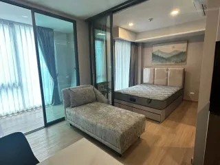 Condo en alquiler de 1 habitaciones en Huai Khwang, Bangkok