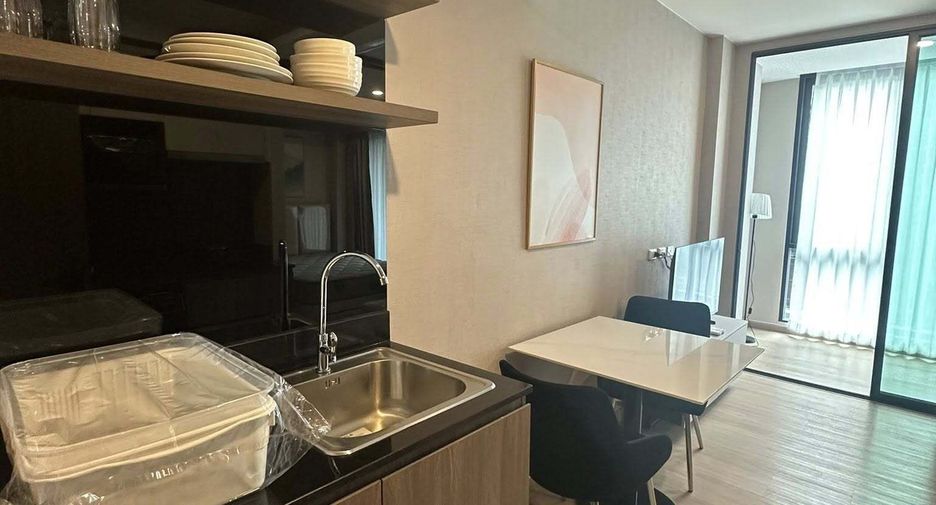 Condo en alquiler de 1 habitaciones en Huai Khwang, Bangkok