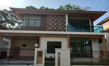 Casa en alquiler de 4 habitaciones en Prawet, Bangkok