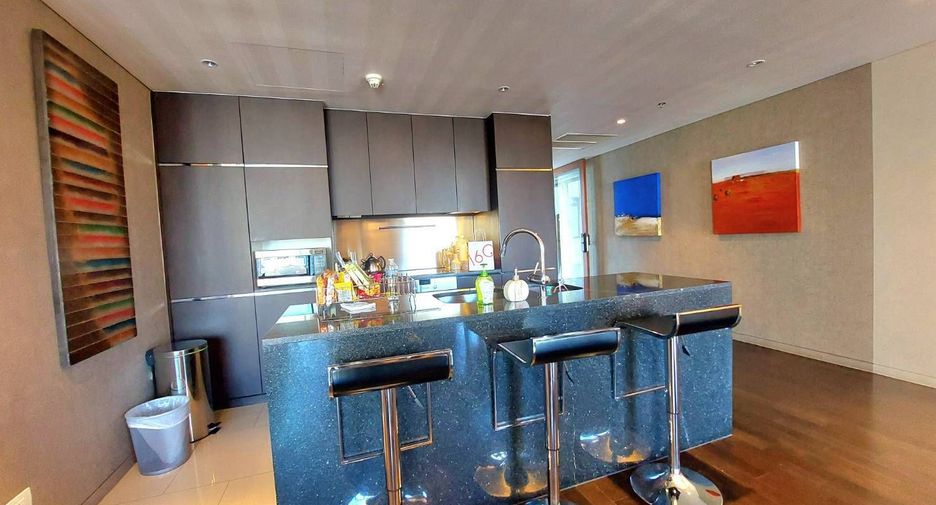 For rent 2 bedrooms condo in Pathum Wan, Bangkok
