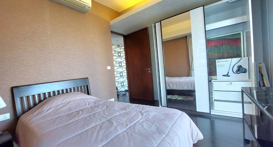 For rent 2 bedrooms condo in Pathum Wan, Bangkok