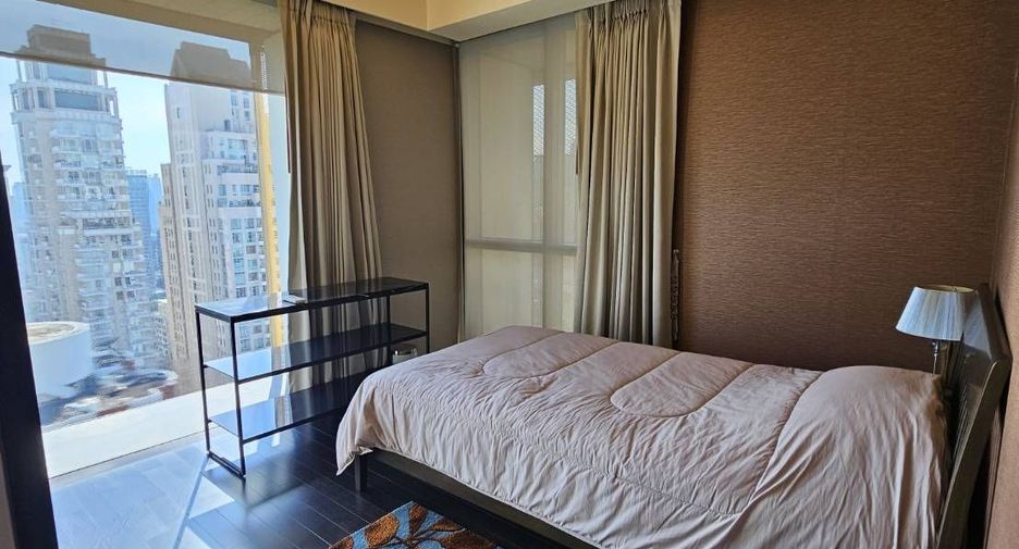 For rent 2 bedrooms condo in Pathum Wan, Bangkok