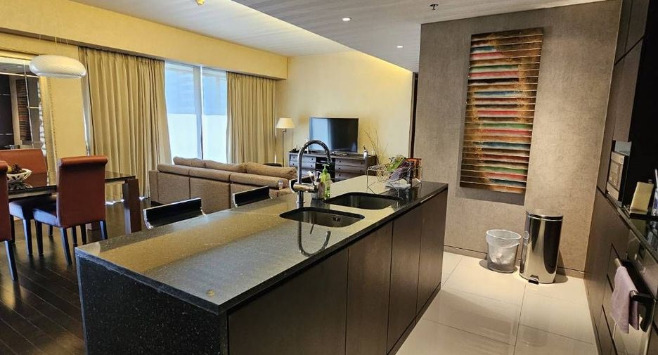 For rent 2 bedrooms condo in Pathum Wan, Bangkok