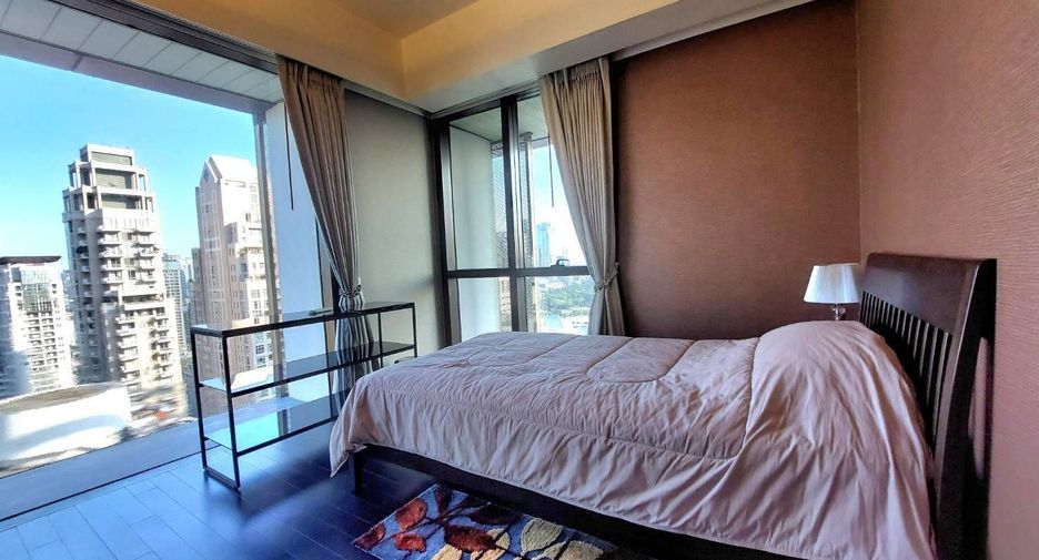 For rent 2 bedrooms condo in Pathum Wan, Bangkok