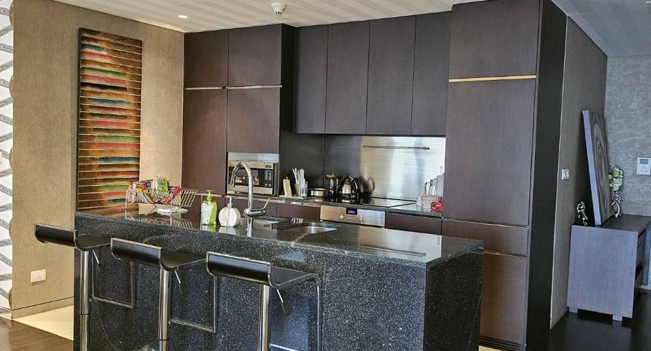 For rent 2 bedrooms condo in Pathum Wan, Bangkok