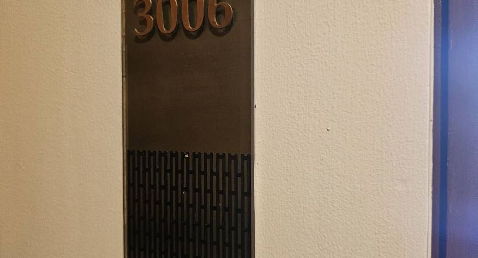 For rent 2 bedrooms condo in Pathum Wan, Bangkok