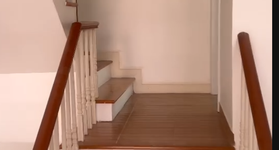 For rent 3 bedrooms townhouse in Bang Kapi, Bangkok