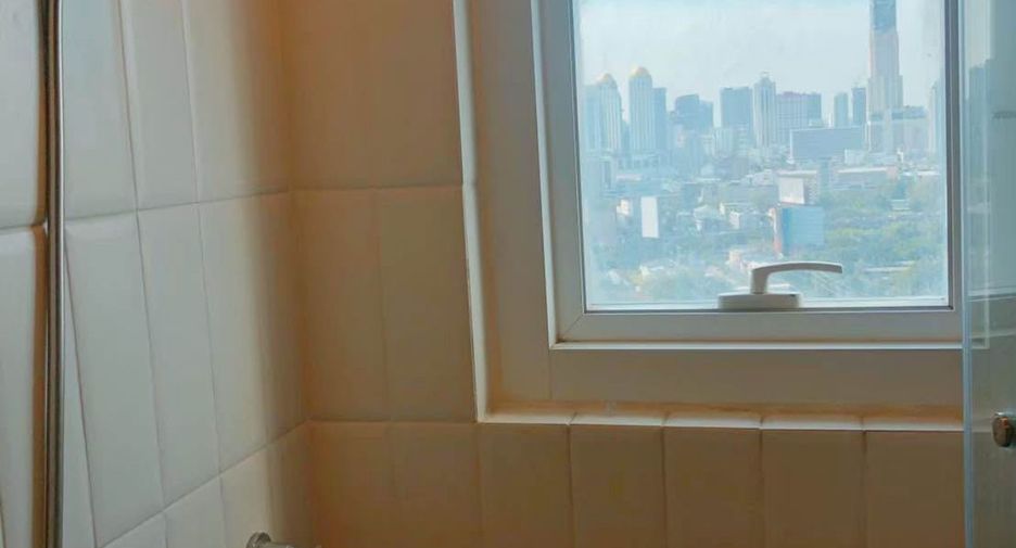 For rent 2 ベッドルーム condo in Watthana, Bangkok