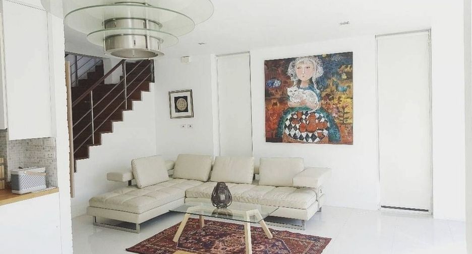 For sale 6 bedrooms villa in Don Mueang, Bangkok
